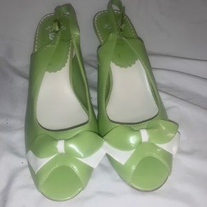 American Eagle 
Size: 8.5